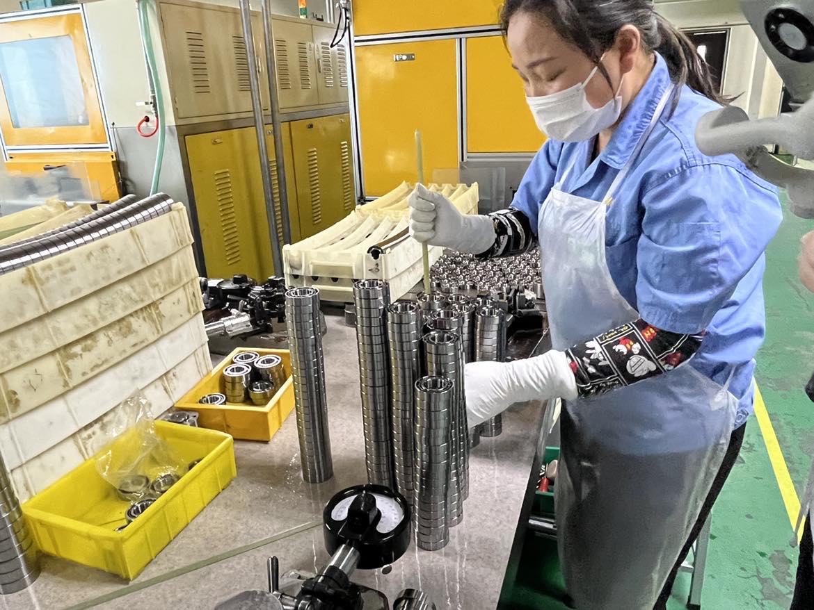 角接觸球軸承廠家應(yīng)該如何選擇軸承熱處理？