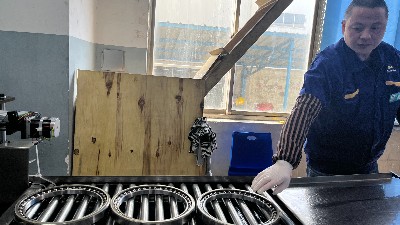 精密數(shù)控車床主軸軸承應該如何清洗？