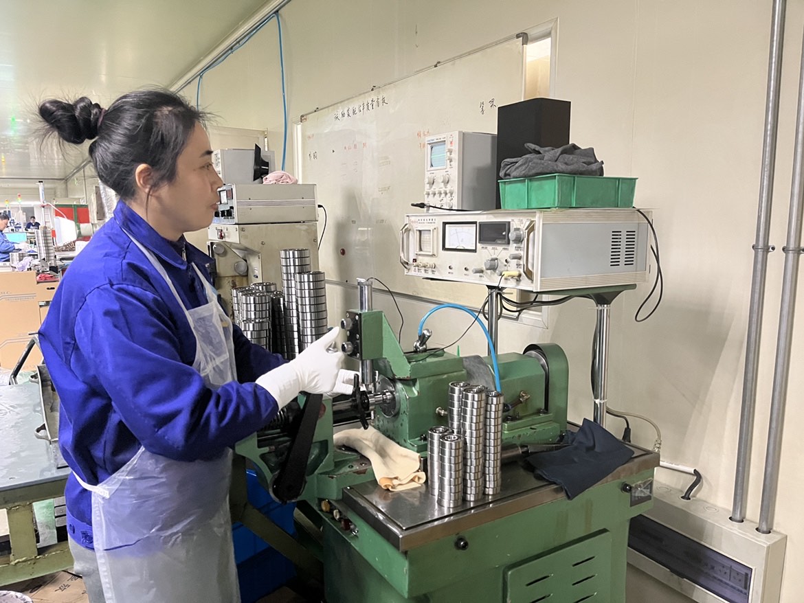 高速精密角接觸球軸承在機(jī)床主軸中的常見安裝形式是怎么樣的？