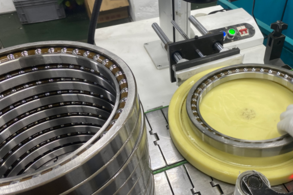 角接觸球軸承使用壽命多久？